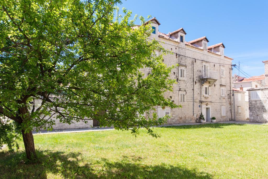 Top-Floor Apartment In Trogir Center Dış mekan fotoğraf