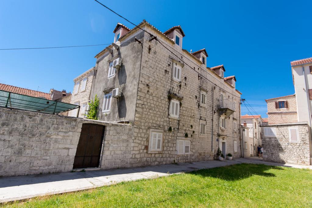 Top-Floor Apartment In Trogir Center Dış mekan fotoğraf